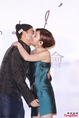 组图：陈妍希抹胸裙亮相 彭于晏惊喜助阵