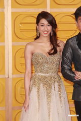 组图：TVB台庆颁奖 钟嘉欣携手马国明入场