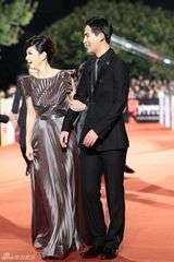 组图：电影金马奖红毯群星云集 女星性感华服斗艳