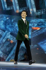 组图：《超级演说家》鲁豫战队选手激烈对抗