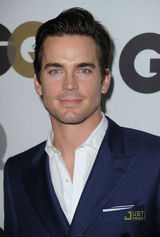 高清图：众明星出席时尚派对 泰勒-洛特纳帅气亮相