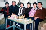 组图：彭丽媛青涩旧照回顾 外媒赞其形象姣好
