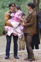 高清组图：汤姆-克鲁斯全家出游 小苏瑞成时尚达人