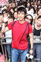 幻灯组图：王力宏8月推新专辑 不怕与周杰伦做比较