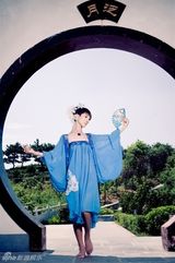 组图：《快男》海选“奇葩男”写真风格多样