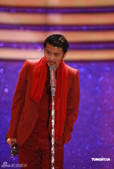 幻灯：香港金像奖现场 谢霆锋获最佳男配角奖