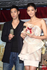 组图：林嘉绮公开晒幸福 计划与老公美国庆圣诞