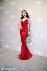 组图：霍思燕一红到底娇艳欲滴 百变演绎浓烈复古 