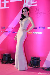 组图：钟丽缇支持粉红丝带 呼吁重视乳房健康