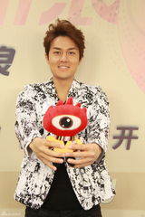 组图：吴克羣做客新浪畅聊《全能星战》