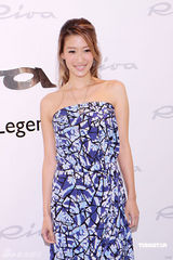 高清图：谢婷婷清凉亮相宣传豪华游艇