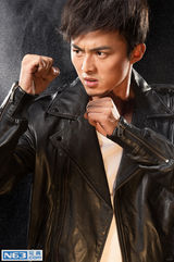 组图：叶祖新曝型男写真 显硬朗帅气男人风