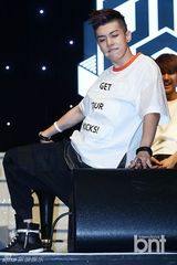 组图：韩团HISTORY举行首张迷你专辑Showcase