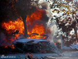 组图：保罗-沃克车祸爆炸图曝光 现场大火冲天
