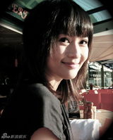 组图：美女主播沈星生活照甜美迷人