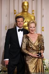 高清组图：奥斯卡后台获奖众星举金人光彩照人