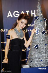 幻灯图集：香港靓模Angelababy露肩小洋装