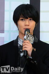 组图：祐荣娜恩泰民等亮相SBS歌谣大典记者会