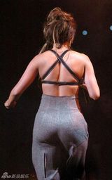 幻灯图：詹妮弗-洛佩兹获评时尚先锋 十年美图欣赏