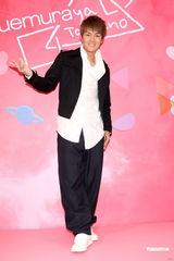 组图：吴克群为演唱会练腹肌 自认努力中不怕被定型