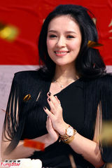 组图：章子怡流苏黑裙现身商业活动