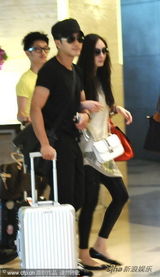 组图：杨幂刘恺威入住酒店 大方秀恩爱