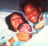 组图：威尔史密斯温馨全家福 儿子贾登半裸卖萌