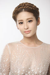 组图：颖儿开年写真清纯诱人展朦胧美