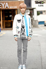 组图：TimeZ韩国街拍 展帅气青春活力