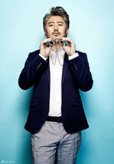 组图：吴秀波英伦时尚大片鬼马搞怪萌倒众生