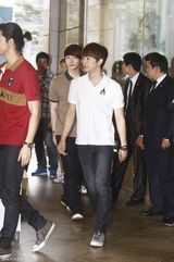 高清组图：韩团2PM全员休闲装亮相粉丝签名会
