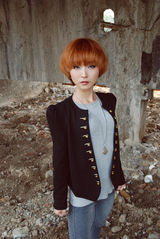 高清组图：米奈冬日时尚写真 跳跃色彩打破冬日萧瑟