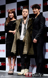 高清图：韩片《PS搭档》宣传 金雅中迷人池城卖萌