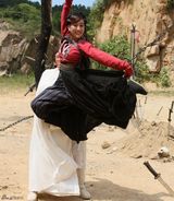 组图：吴奇隆马苏创意模仿运动项目贺奥运