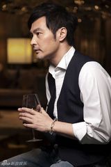 组图：连凯登时尚杂志化身优雅绅士