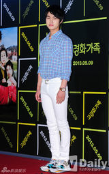 组图：宋茜允儿捧场韩片《高龄化家族》VIP试映