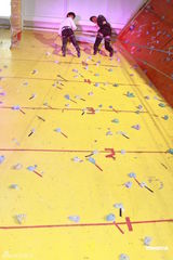 组图：羽泉圣诞节再办个唱 较量攀岩秀出真功夫