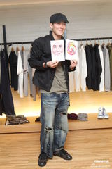 组图：陈冠希举办改版签书会 自曝与女友无结婚打算