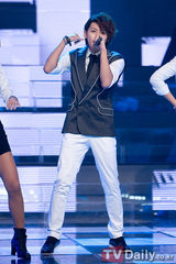 组图：《M Countdown》FTIsland回归荣获第一