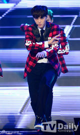 组图：少时等热爆首尔歌谣大奖 EXO大赢洒泪