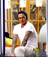 组图：贝克汉姆旁观儿子练空手道满心欢喜