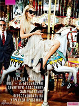 组图：帕丽斯-希尔顿白皙美胸秀发半掩