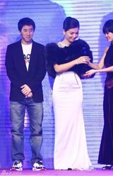 高清：刘涛名流身份现身时尚派对 疑似复出笑而不答