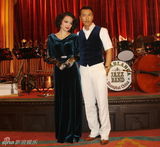 幻灯图：《精武风云》探班 舒淇演舞女甄子丹秀琴艺