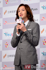 组图：韩星张根硕成日本银行卡宣传大使亲切亮相