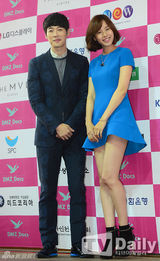 组图：金载沅赵允熙任纪录片电影节宣传大使