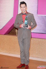 组图：郑嘉颖杨怡获TVB中国内地最受欢迎艺人