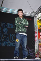 高清组图：陈冠希发新碟 不求销量只望被倾听心声