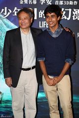 组图：李安《少年PI》台湾首映 男主角行跪拜大礼