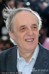 组图：《吸血鬼3D》发布会 托马斯“啃”导演